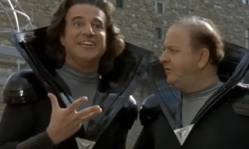 Boldi e De Sica, virale un loro film del ’96 dove viaggiano nel tempo: ecco come si immaginavano il 2023 preview