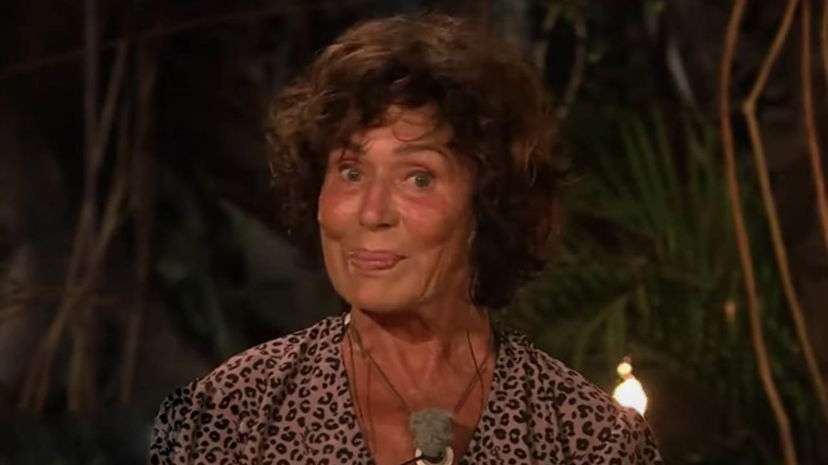 Corinne sbugiarda una naufraga: “La smaschero, ha mentito, ecco la verità” preview