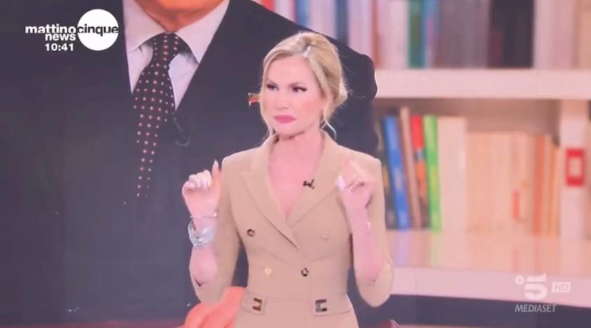 Federica Panicucci in lacrime annuncia in diretta tv la morte di Silvio Berlusconi preview