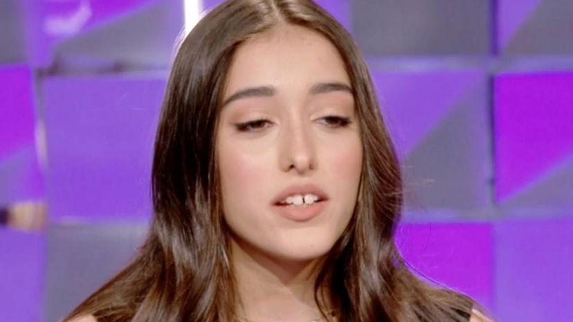 Giulia Stabile si sfoga: “Periodo buio, stanca di lottare e piangere” preview