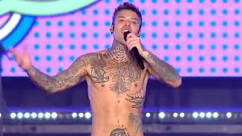 Love Mi, Fedez si prende in giro: “Ho ‘problemi con tutti’. Amici? Rimasti pochi” preview