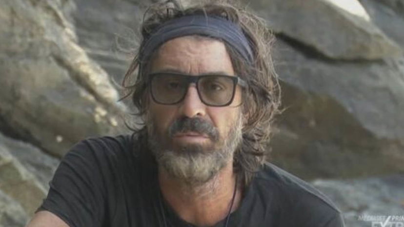 Mazzoli smaschera un naufrago: “Hai detto che fingevi in un altro reality” preview