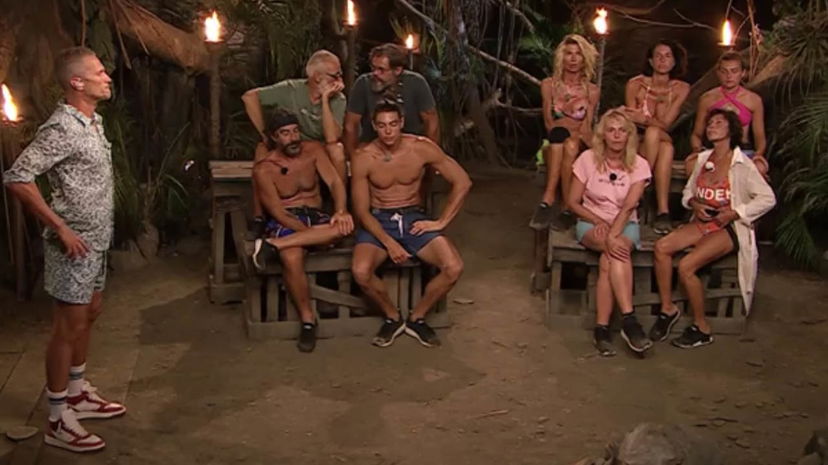 Naufraga a L’Isola dei Famosi: “Ho menato due persone, calci e schiaffi” preview