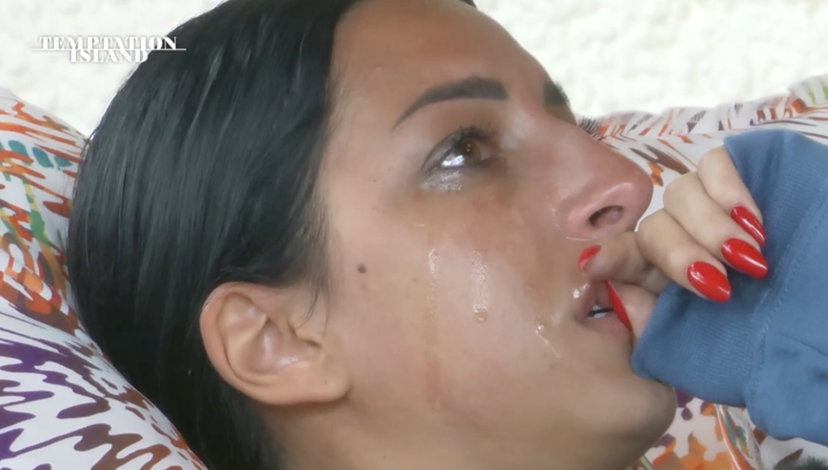 Francesca scopre in diretta che Manuel l’ha sempre tradita, la reazione spiazza preview