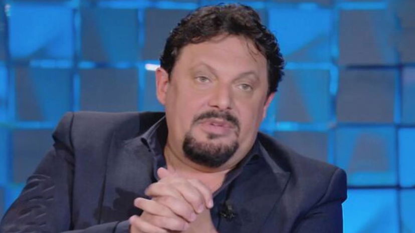 Brignano fa infuriare i napoletani: ecco cosa è successo preview