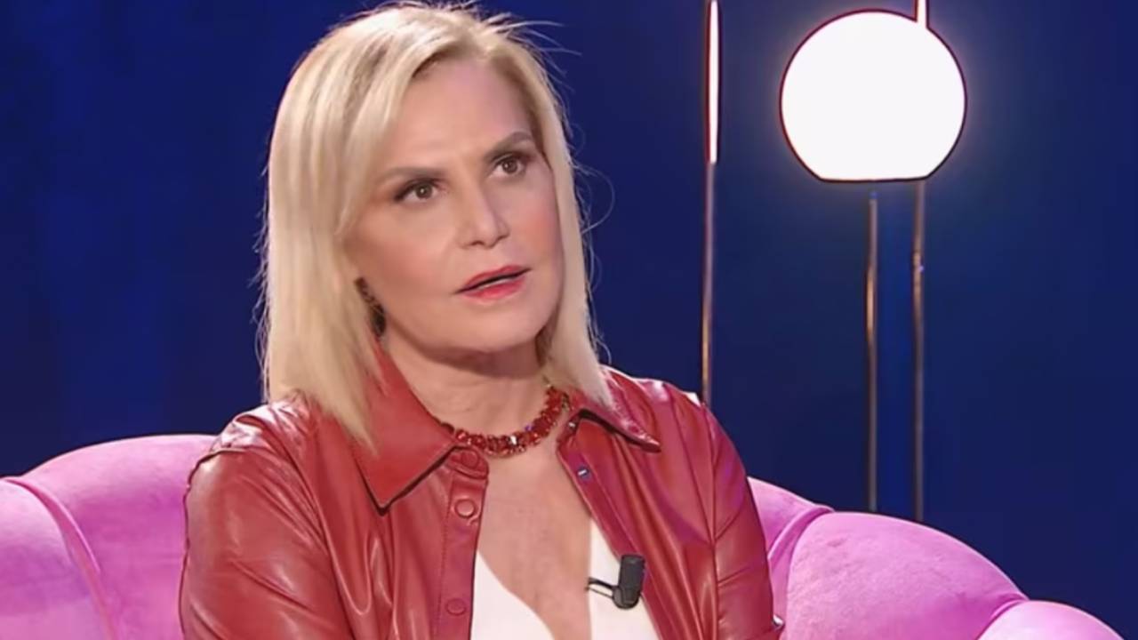 Simona Ventura sul provolone
