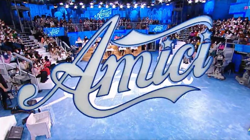 Amici 23, anticipazioni della prima puntata: ospiti vip, due ritorni e i prof preview