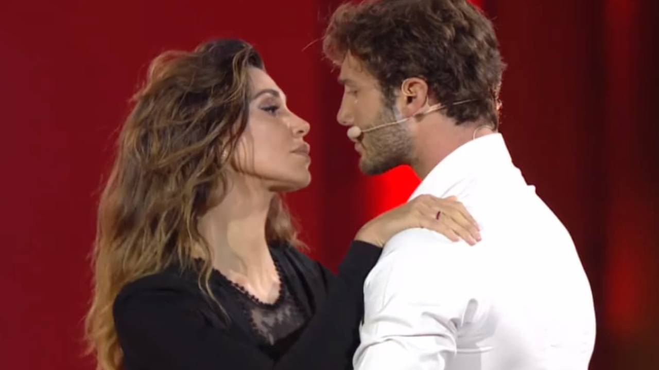 Belen Rodriguez ospite di Mara