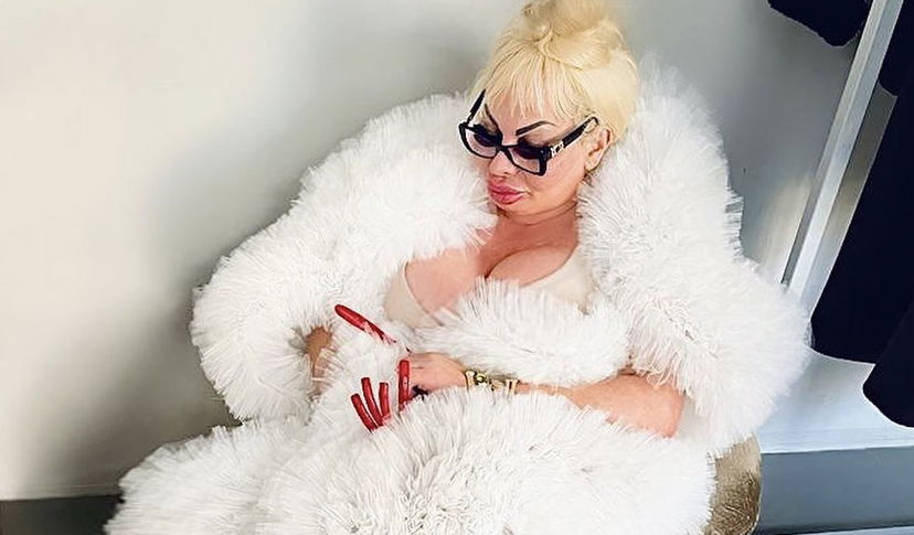 Elenoire Ferruzzi sul suo GFVip: “Ho perso 70 mila euro, alcuni hanno bestemmiato ma non è andato in onda” preview