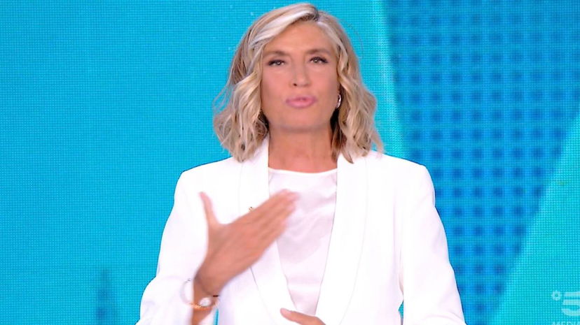 Pomeriggio Cinque, Myrta Merlino saluta Barbara d’Urso preview