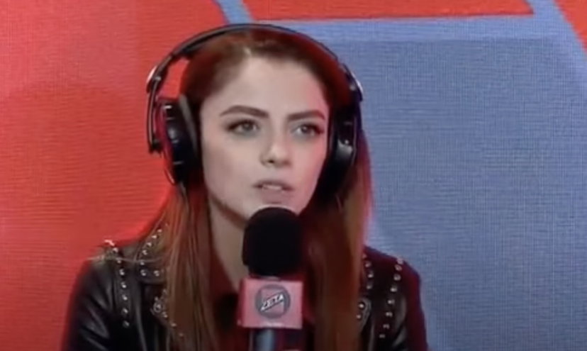 Annalisa risponde piccata a uno speaker radiofonico: “Ma che domanda è?” preview