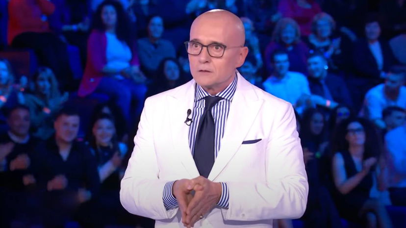 Attacco a Signorini e autori del GF, sfogo dell’ex vippona: “Inaccettabile, non è umano!” preview