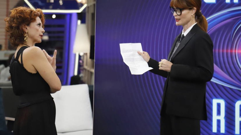 Doppiatrice svela chi ha ragione tra Beatrice Luzzi e Jane Alexander preview