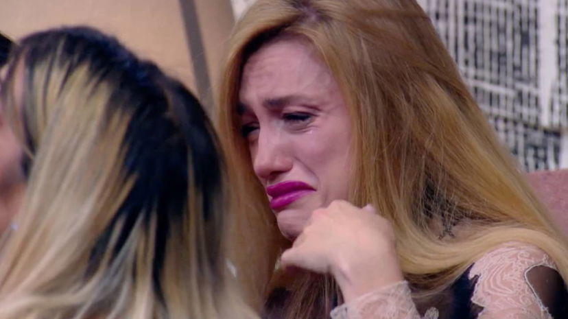 Heidi Baci ha una brutta crisi durante la pubblicità al GF: “Esco da qui, abbandono” preview