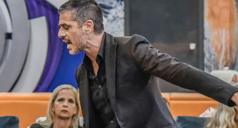 Massimiliano Varrese contro Grecia: “Megera, attricetta, passo alle vie legali” preview