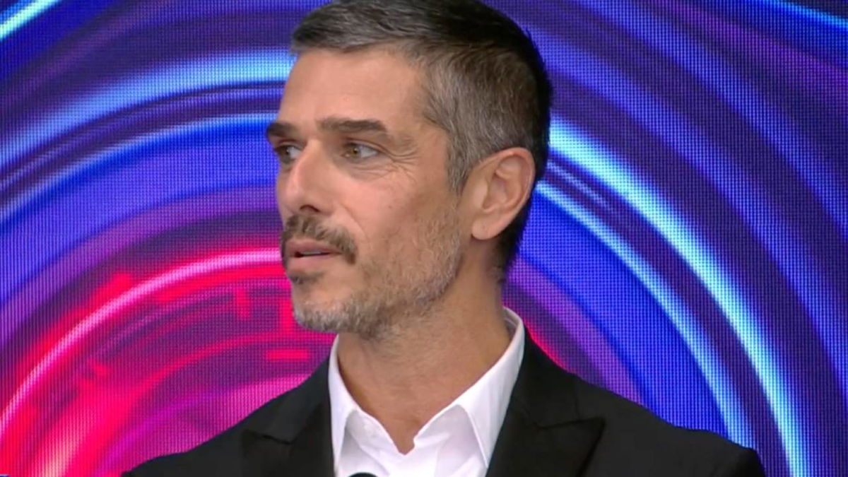Varrese illuso si vanta: “Pari con Bea al televoto, la batto alla prossima! Pubblico mi ama” article-post