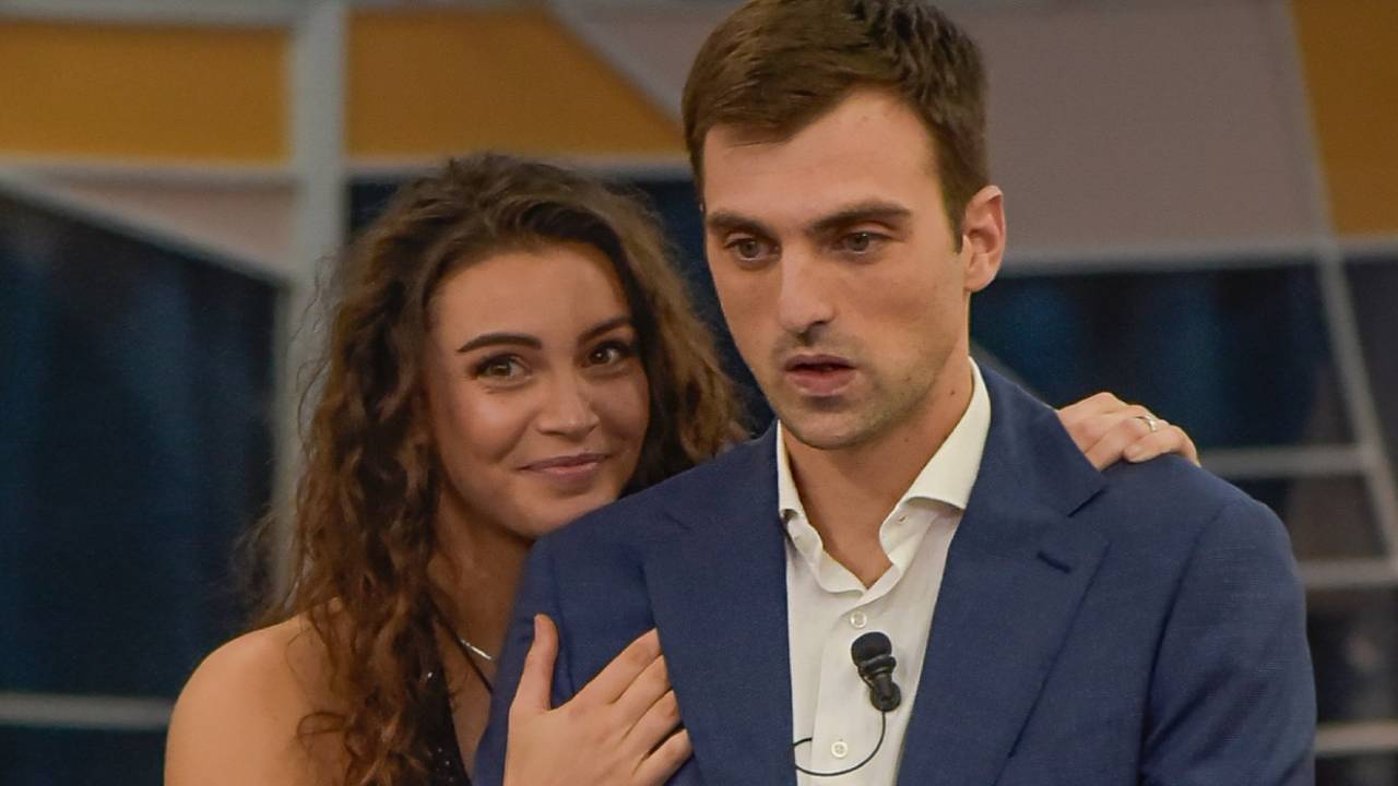 Angelica e il mistero su Riccardo