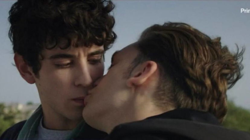 Cuomo: coming out e amore tra Mimmo e Simone di Un Professore 2 preview