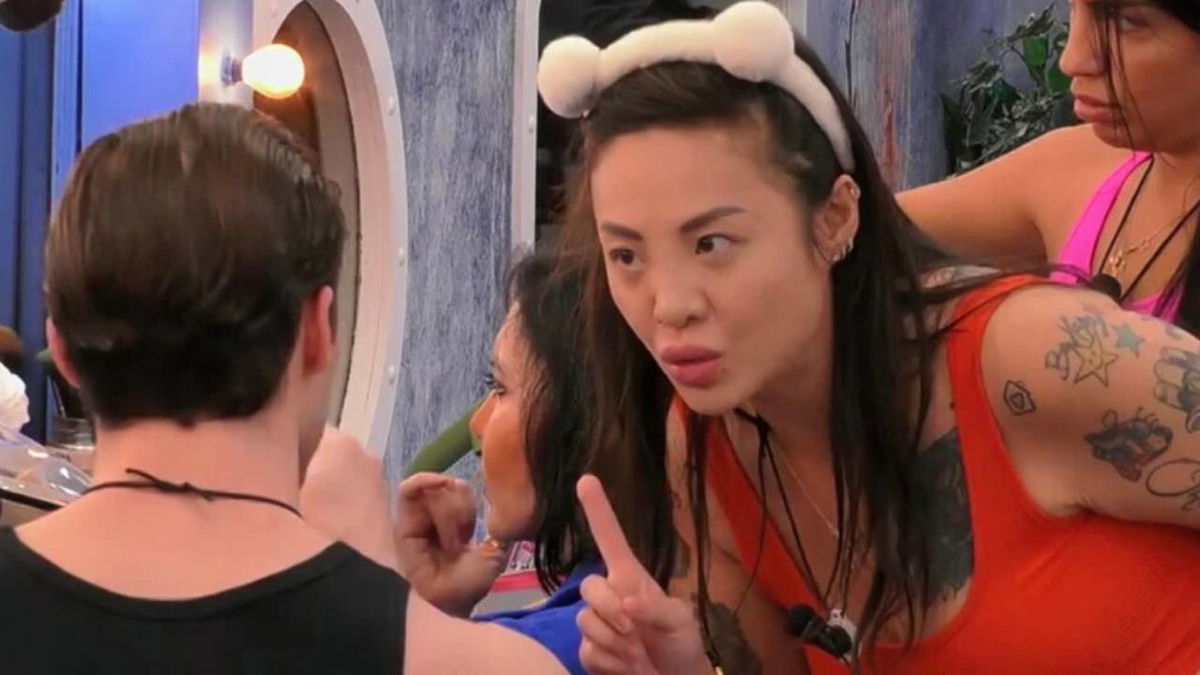 Folli accuse di Rosy Chin a Federico: ma i video dimostrano altro article-post