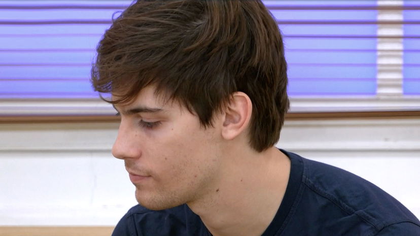 Tano si apre: “Scappo dal mio passato, ho perso 12 kg, che mi è successo” preview