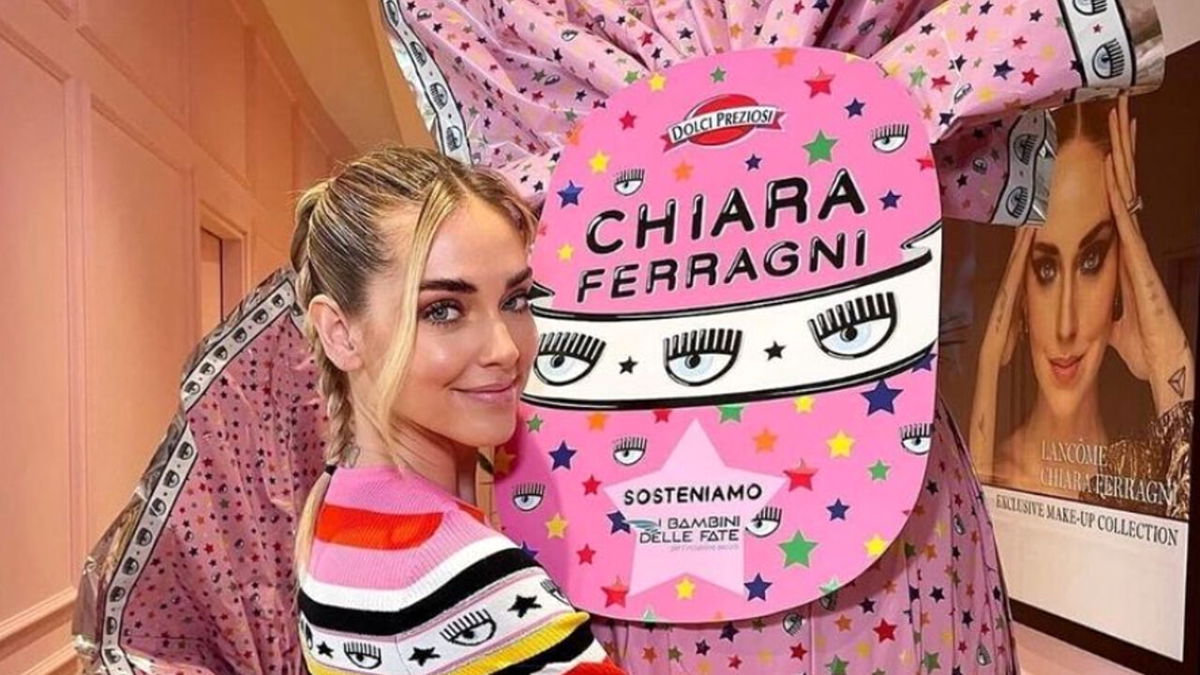 Selvaggia Lucarelli su Chiara Ferragni e le uova di Pasqua: “Stesso schema del Pandoro” article-post