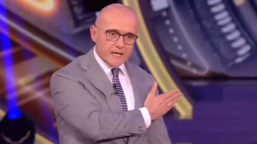 Alfonso bacchetta i gieffini dopo l’uscita di Beatrice: “Sono senza parole!” preview