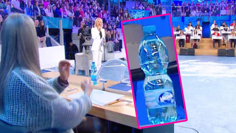 Litigate tra prof ad Amici, le anticipazioni: “Le ha buttato l’acqua addosso” preview