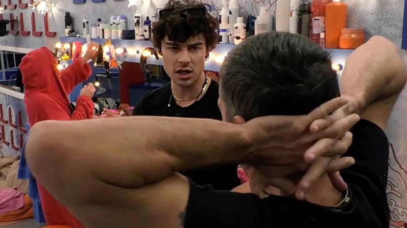 Massimiliano fa arrabbiare Vittorio: “Scherzavo”, ma un video lo incastra preview