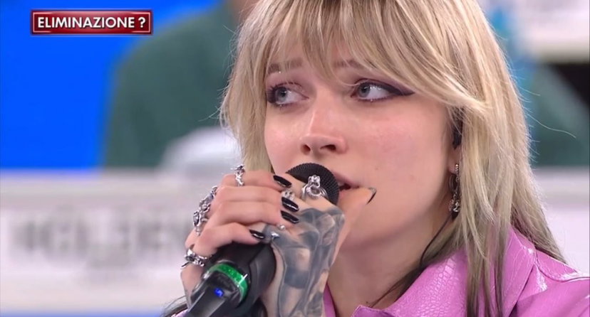 Mew rompe il silenzio dopo essersi ritirata da Amici preview