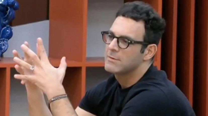 Provvedimento del Grande Fratello per Stefano fa discutere anche in casa preview