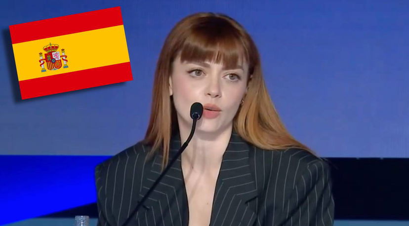 Annalisa fa ascoltare la versione in spagnolo di Sinceramente preview