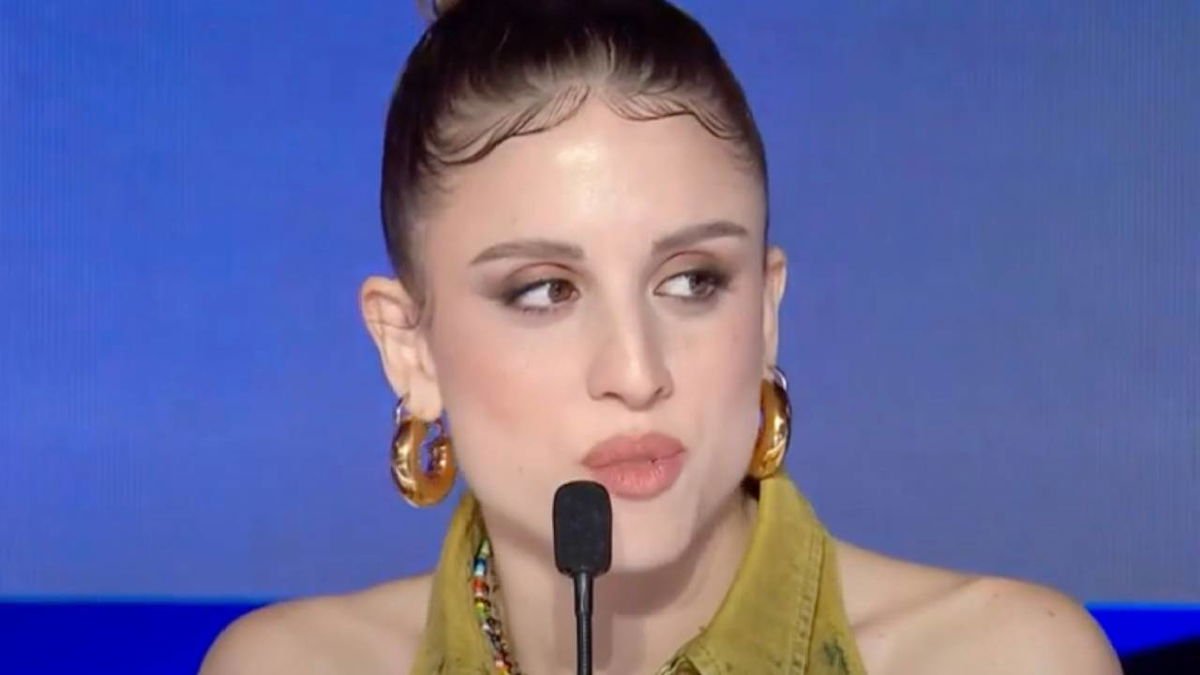 Famoso artista critica la vittoria di Angelina, lei risponde: “Mi dispiace dica così” article-post