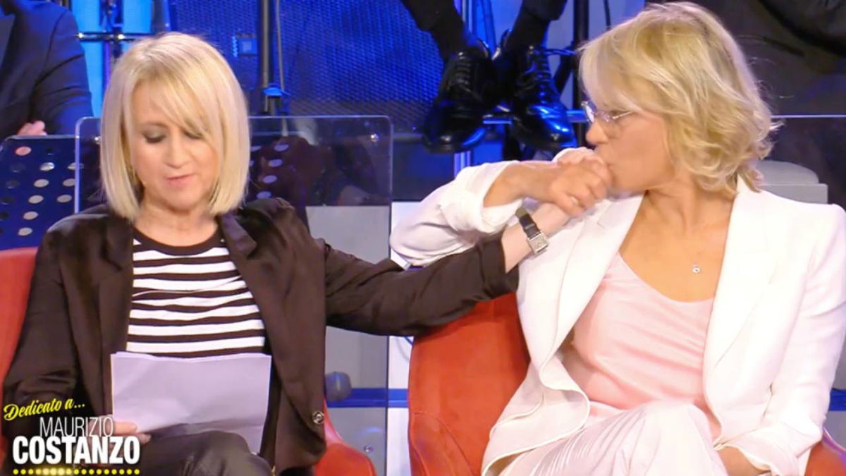Luciana Littizzetto fa commuovere Maria De Filippi: la lettera per Costanzo article-post