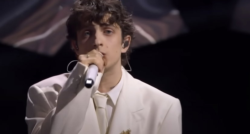 Sangiovanni ferma l’uscita dell’album e del tour: “Non riesco a fingere che vada tutto bene” preview