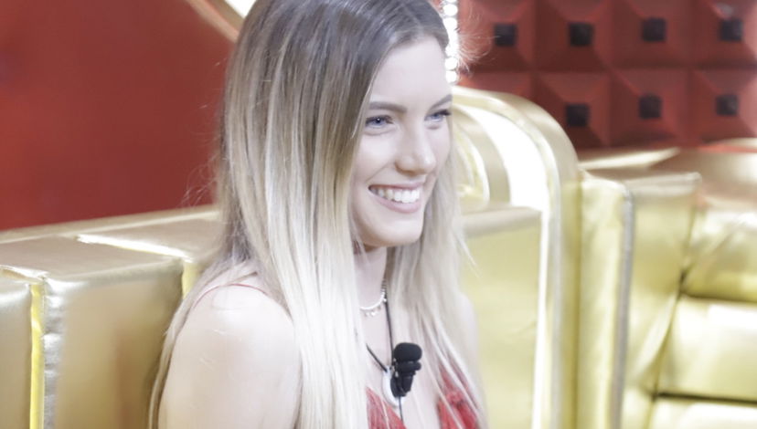 Anita Olivieri e l’autore del Grande Fratello: l’ex gieffina risponde alle insinuazioni preview