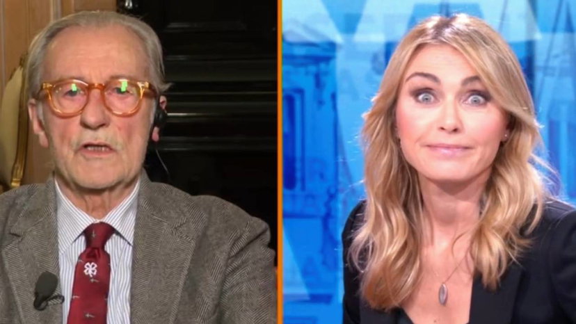 Feltri la spara grossa sui gay, la conduttrice prende le distanze: “Io non la penso così!” preview