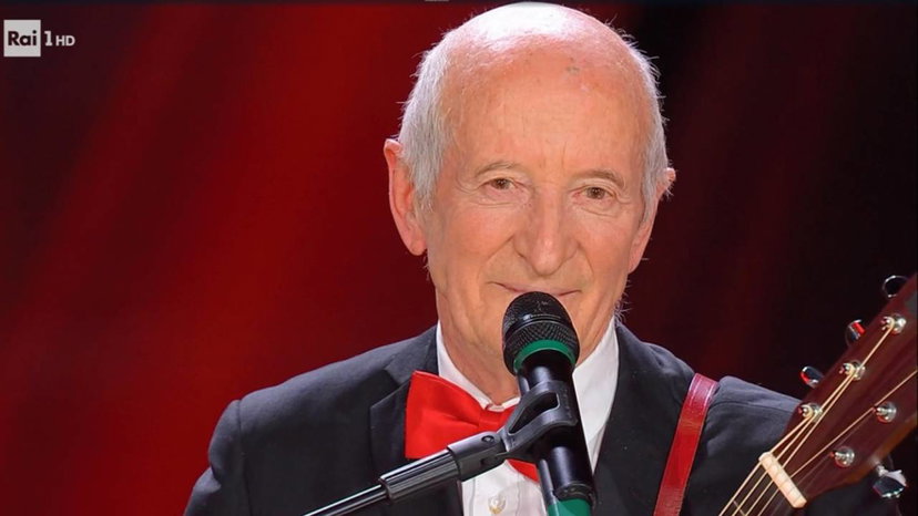 Luigino, nessun giudice di The Voice si gira, ma poi arriva il colpo di scena preview