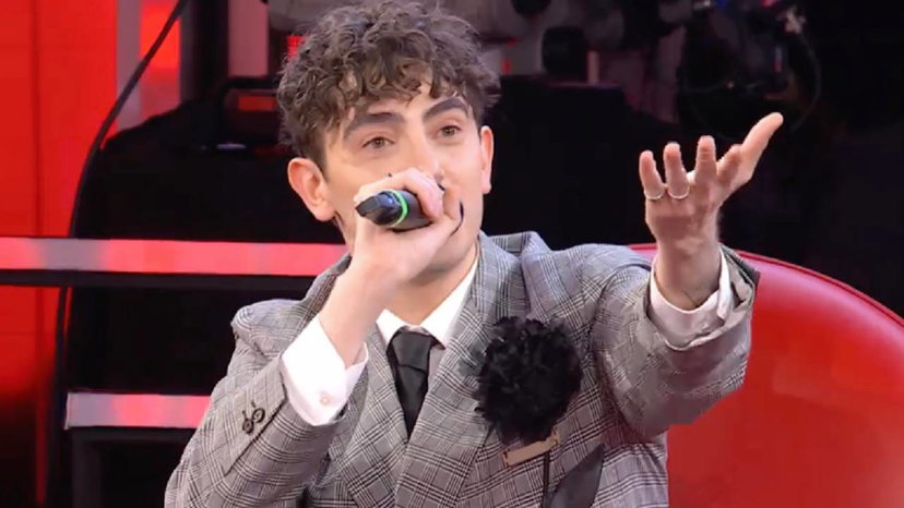 Michele Bravi ad Amici: “Sono troppo omosessuale per non votare questo” preview
