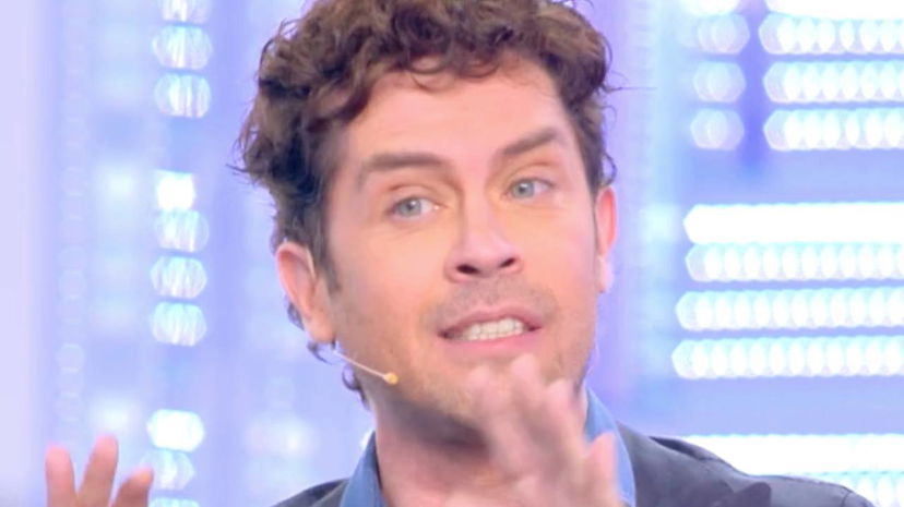 Raffaello Tonon critica una gieffina: “Miracolata. Non è la Mondaini” article-post
