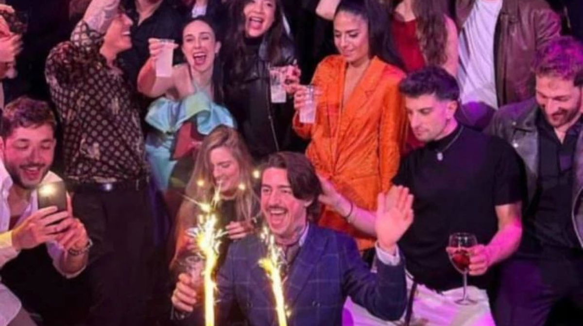 Gli 11 ex gieffini che hanno bidonato la festa di produzione del Grande Fratello article-post