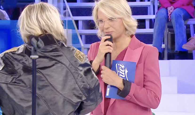 Mew ad Amici, le parole di Maria: “Sono contenta che tu sia qua” preview