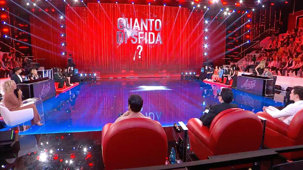Anticipazioni di Amici: alunno eliminato, ospiti e sfide article-post