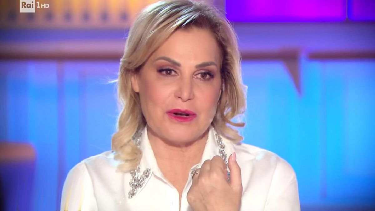 Colleghi invidiosi di Simona Ventura: “Approfittatori, mi hanno danneggiata” article-post