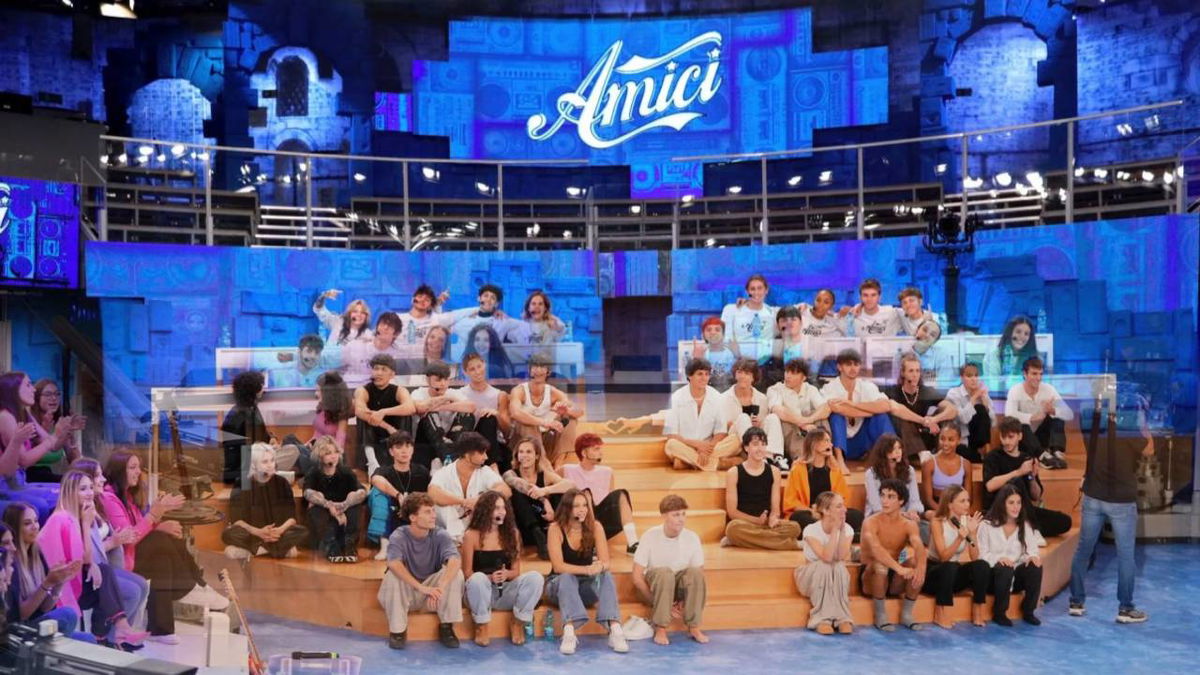 Ex cantante di Amici: “Ho dubitato della mia eterosessualità” article-post