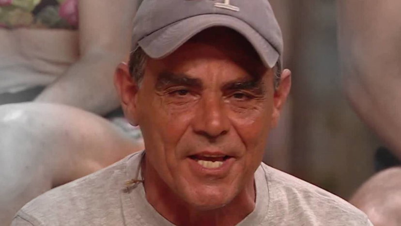 Ex naufraghe sostengono Benigno dopo l’espulsione e sollevano dubbi preview