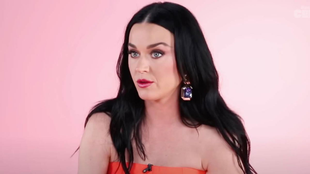 Katy Perry annuncia il ritorno: “In arrivo una delle mie canzoni più forti” article-post