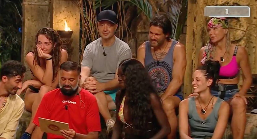 L’Isola dei Famosi: Mediaset svicola sul caso Benigno e il furto del cibo preview