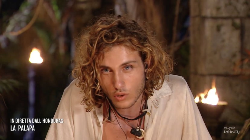 Pietro Fanelli contro la produzione de L’Isola dei Famosi: “Non siamo carne da macello, è colpa vostra quello che è successo” preview