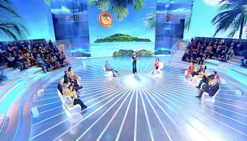 Ex naufrago svela i segreti della sua Isola: “I turisti ci lanciavano il cibo” article-post