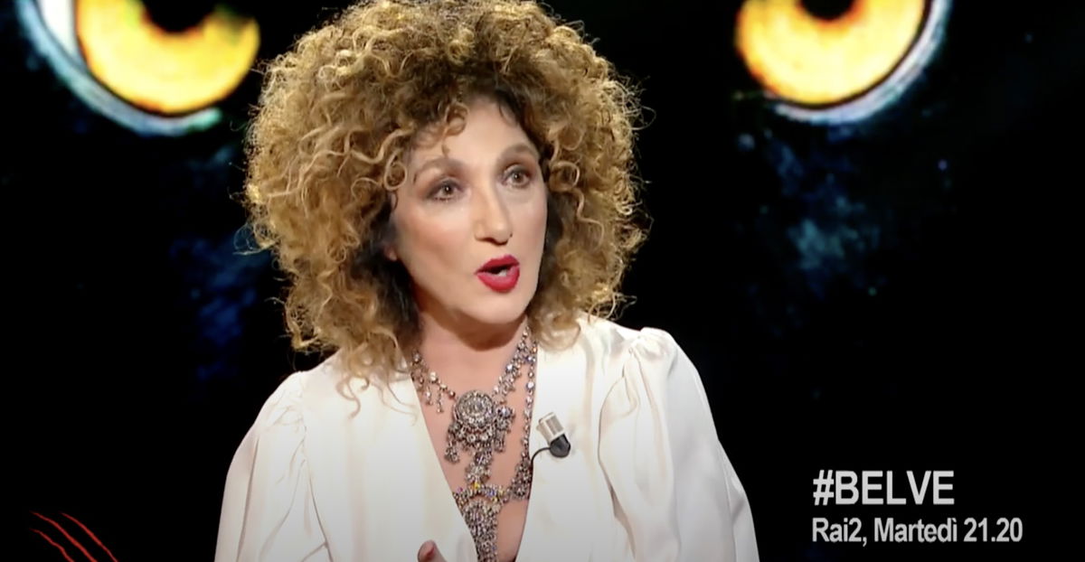 Marcella Bella si considera icona gay, ma Francesca Fagnani la mette in difficoltà article-post